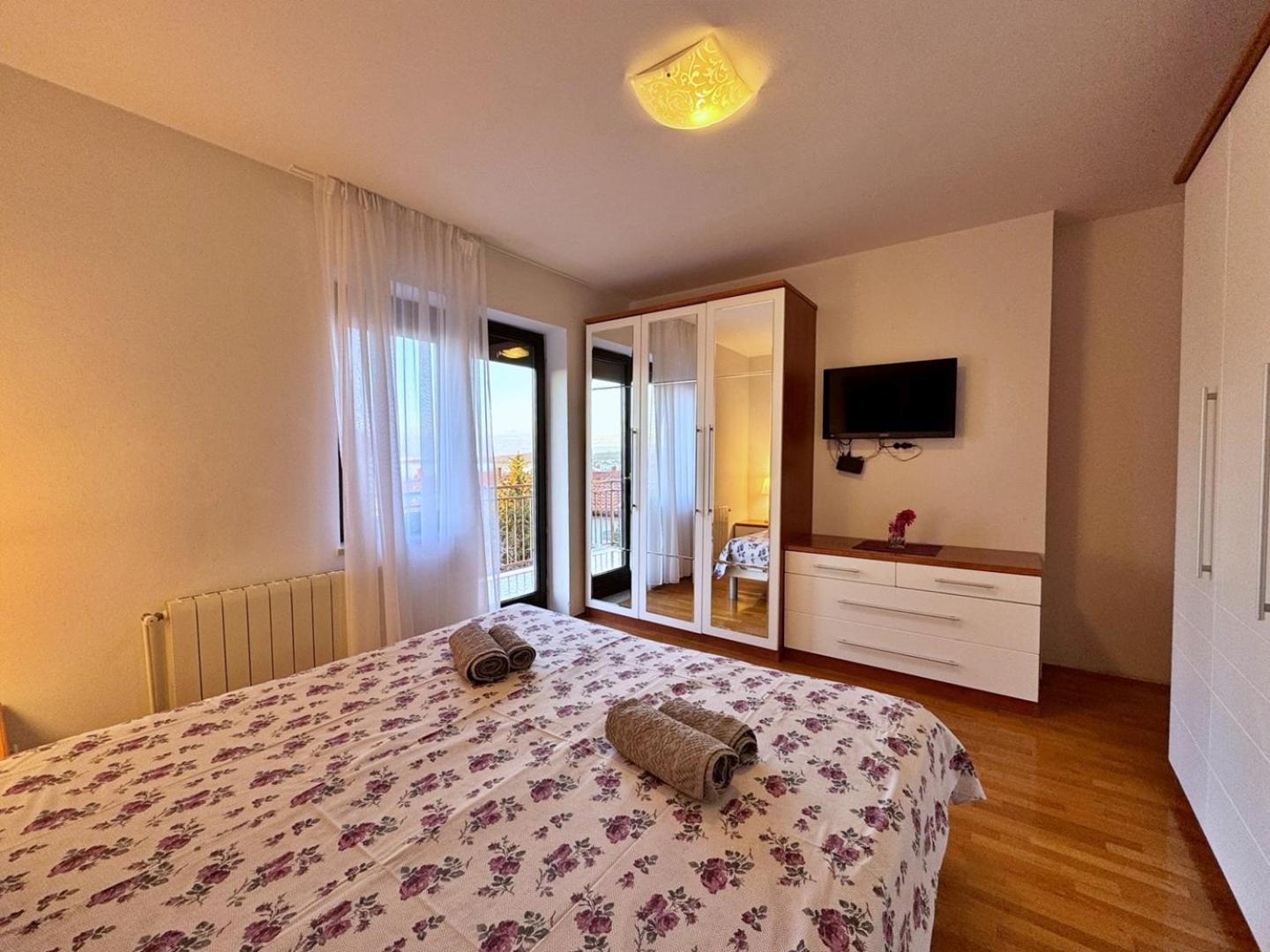 Apartments Katarina Malinska Exterior photo