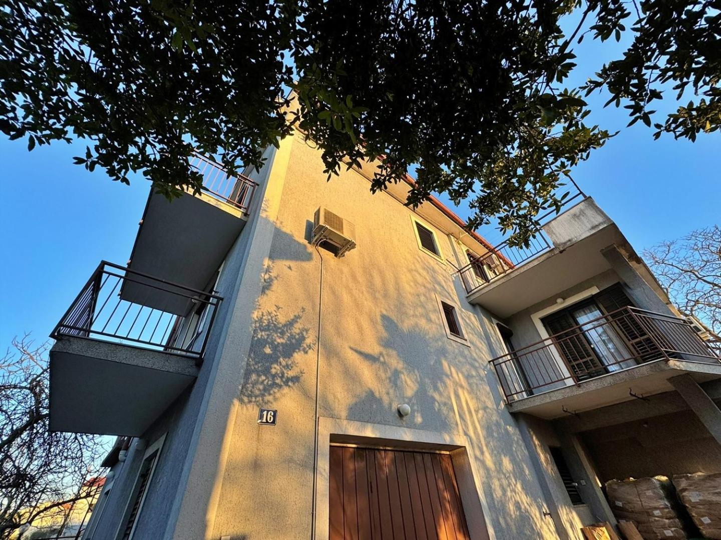 Apartments Katarina Malinska Exterior photo